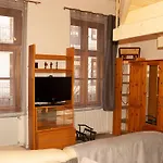 Apartment Western *